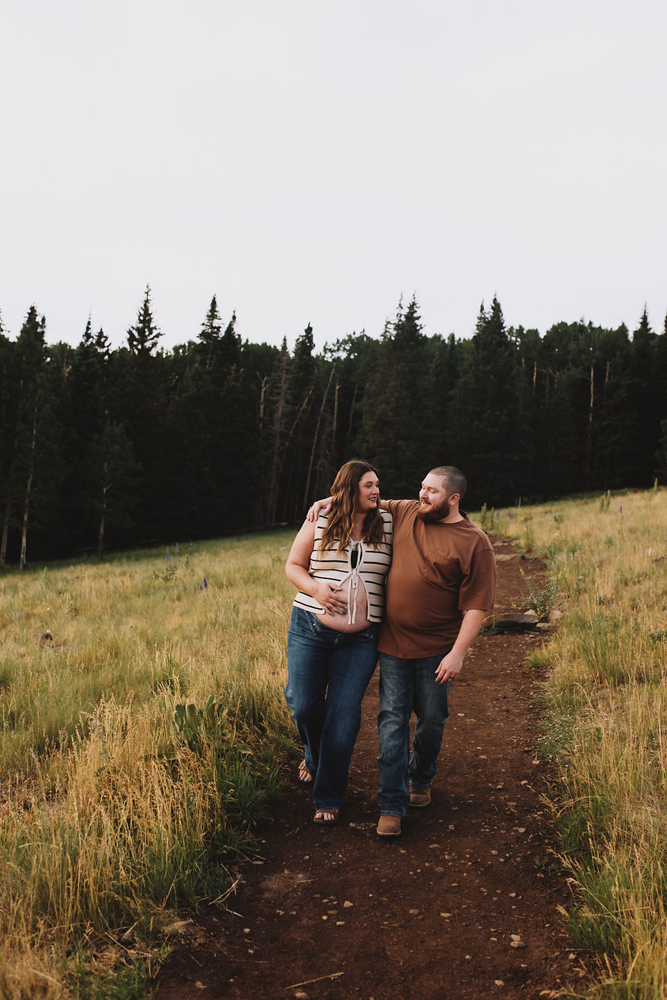 Maternity photoshoot in Flagstaff, Arizona