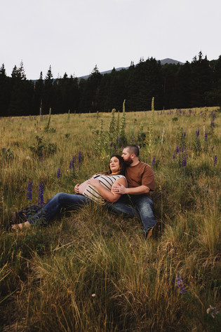 Moody Maternity photoshoot in Flagstaff, Arizona