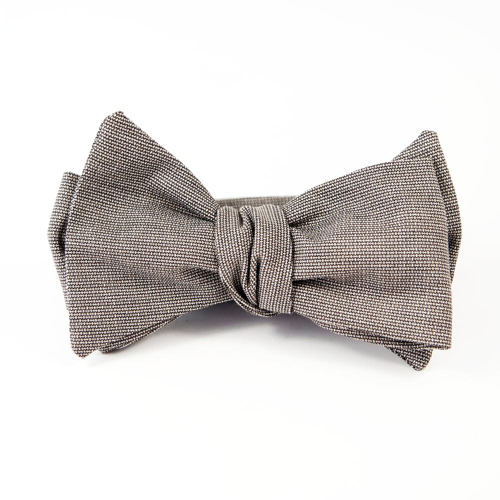Houndstooth Bowtie (brown over beige)