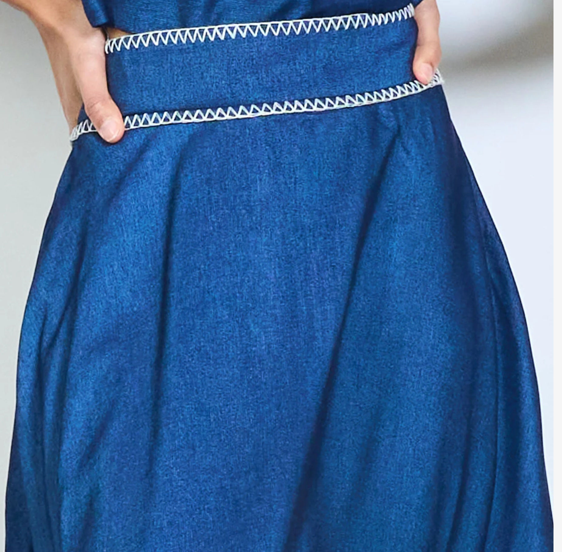 Contrast Trim Italian Maxi Skirt in Dark Blue with High Waist and Side Pockets