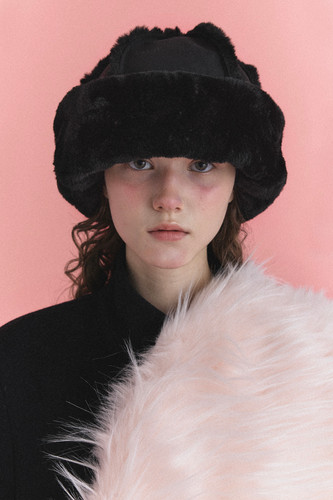 【POESIE DAME】★G-DRAGON 着用★FUR TOQUE HAT IN SUEDE file.jpg