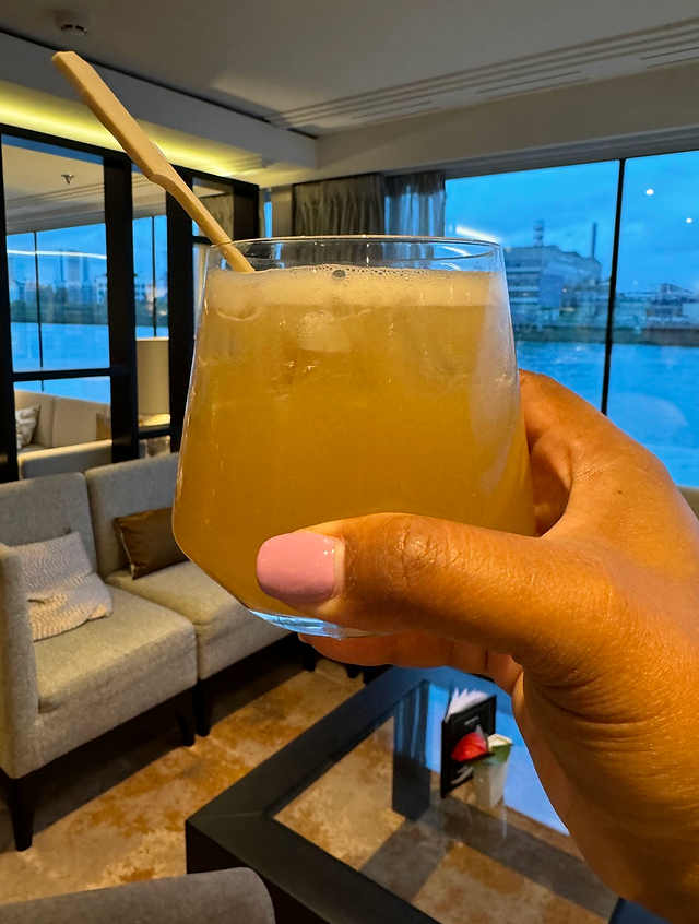 Drinks at the cruise