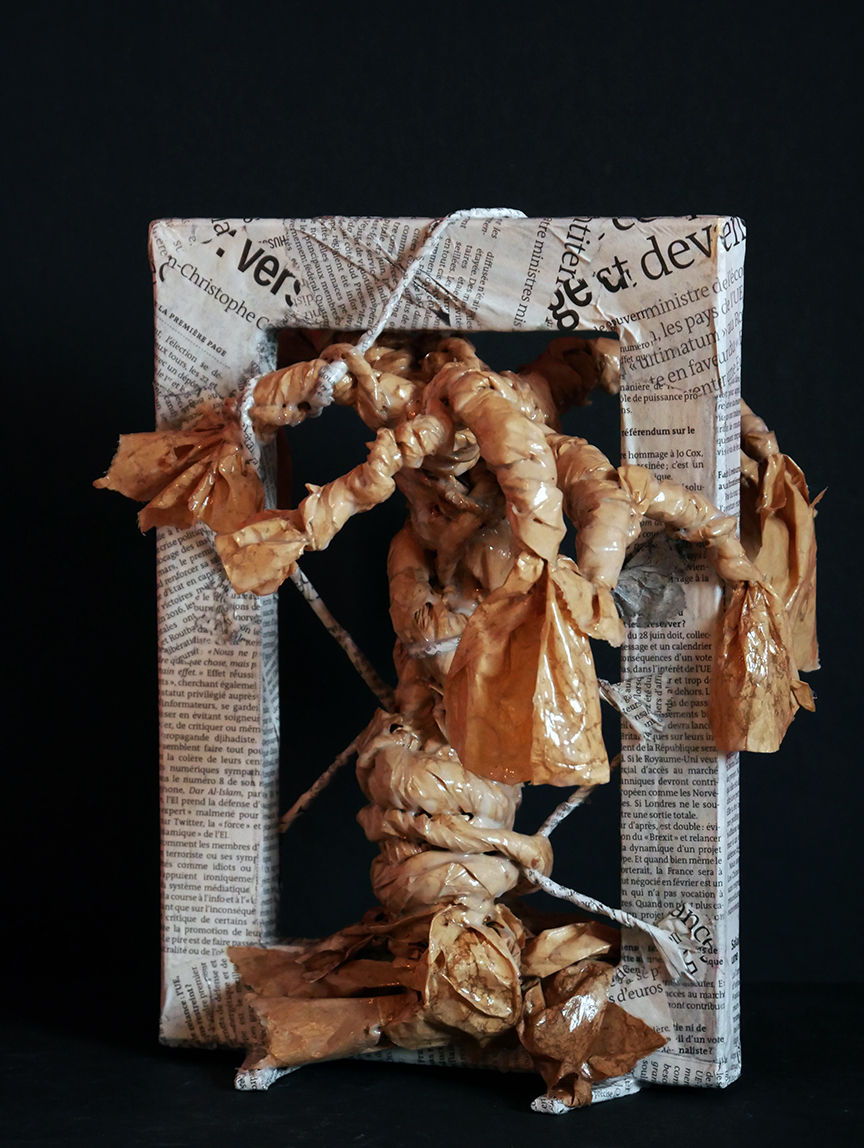 Une forêt a poussé sur des cailloux n°01 © Nathalie Hurtier, sculpteure papier