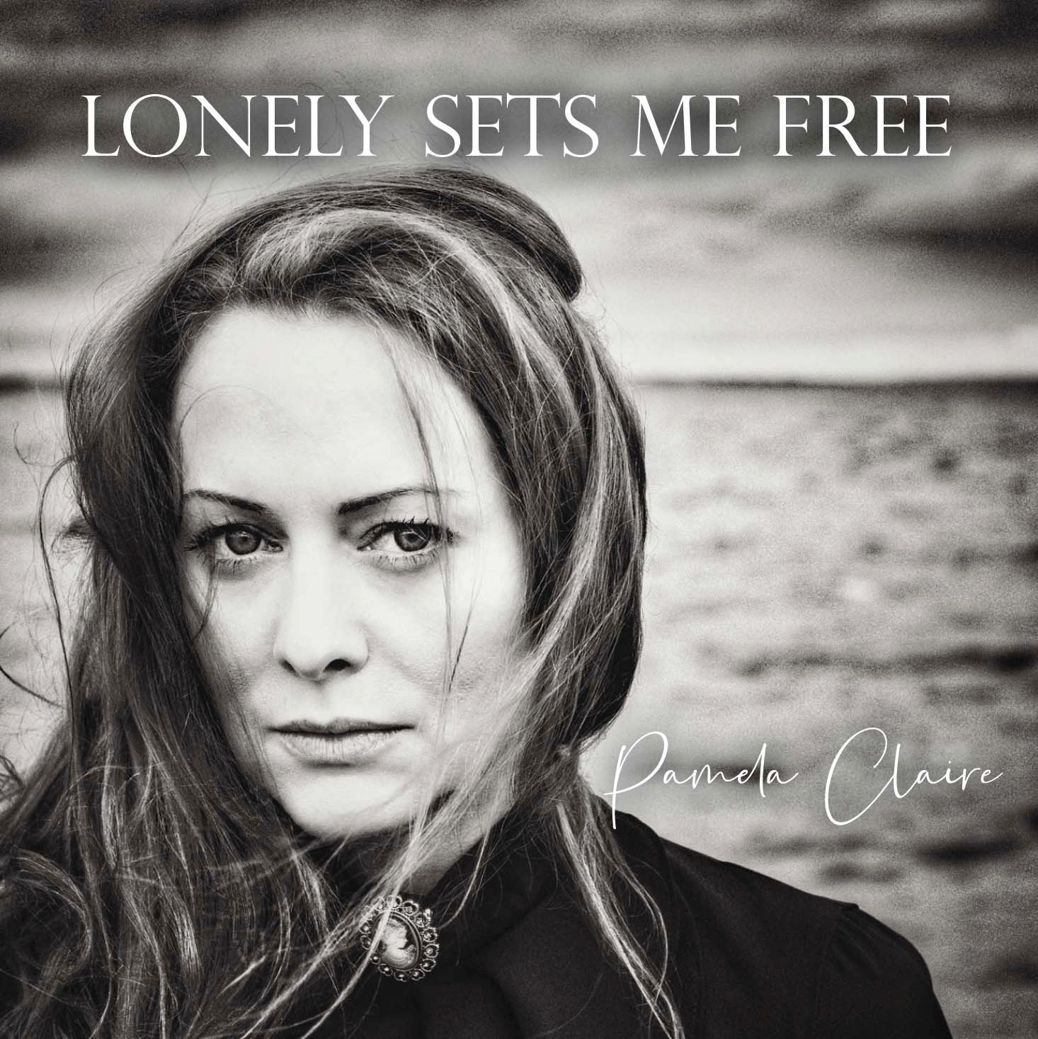LONELY SETS ME FREE/CD