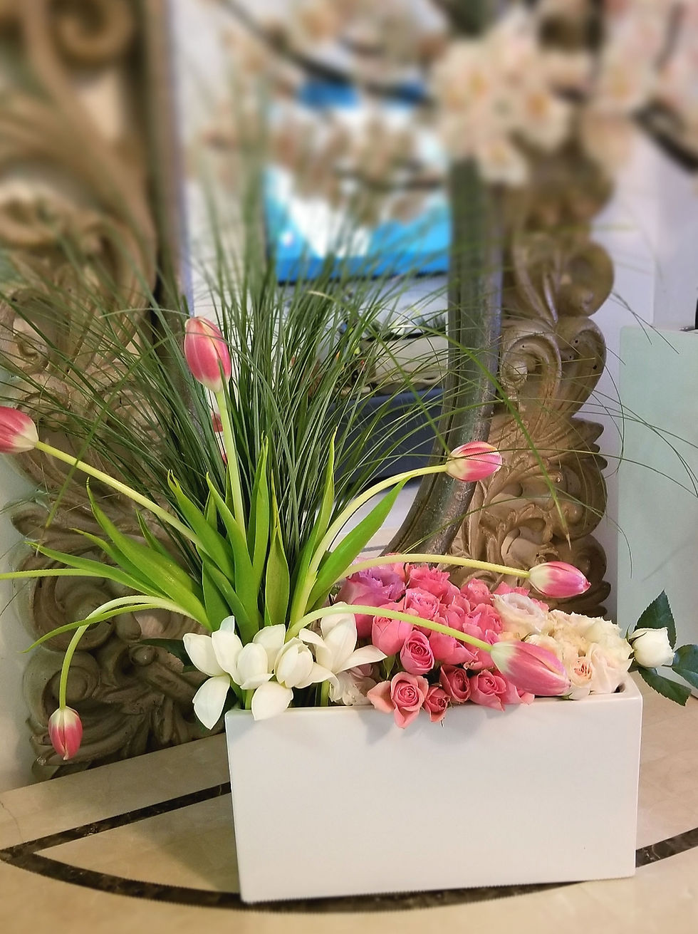 Thumbnail: White Ceramic Office Arrangement