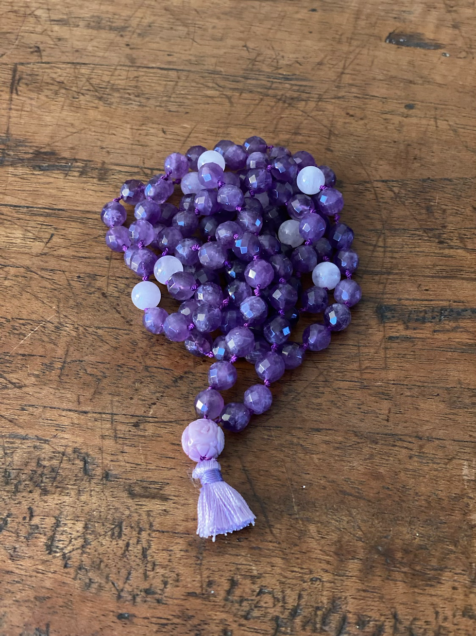 Amethyst und Rosenquarz Mala mit helllila Quaste