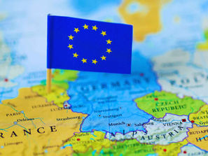 Europaflagge und Europakarte Bilder