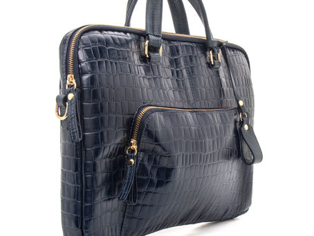 PRAZER, LENILDA. Olá mulher de negócios!