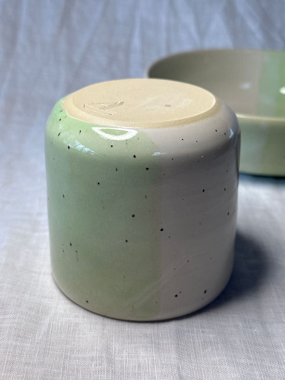 Miniaturbild: Becher Frühling