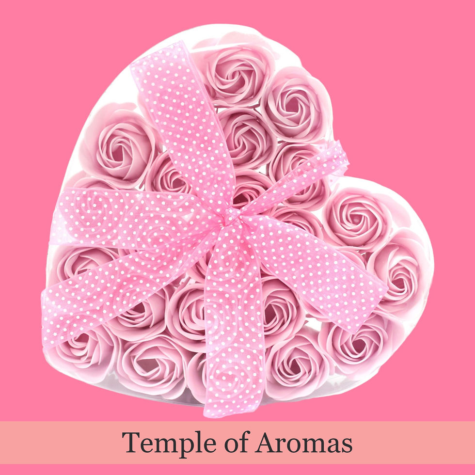 Thumbnail: Heart Box Roses - Set of 24