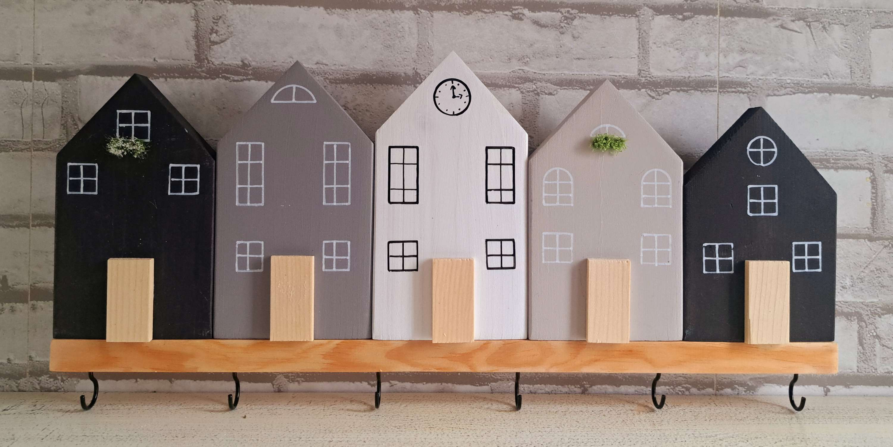 Dřevěný vešák Nordic5DM 