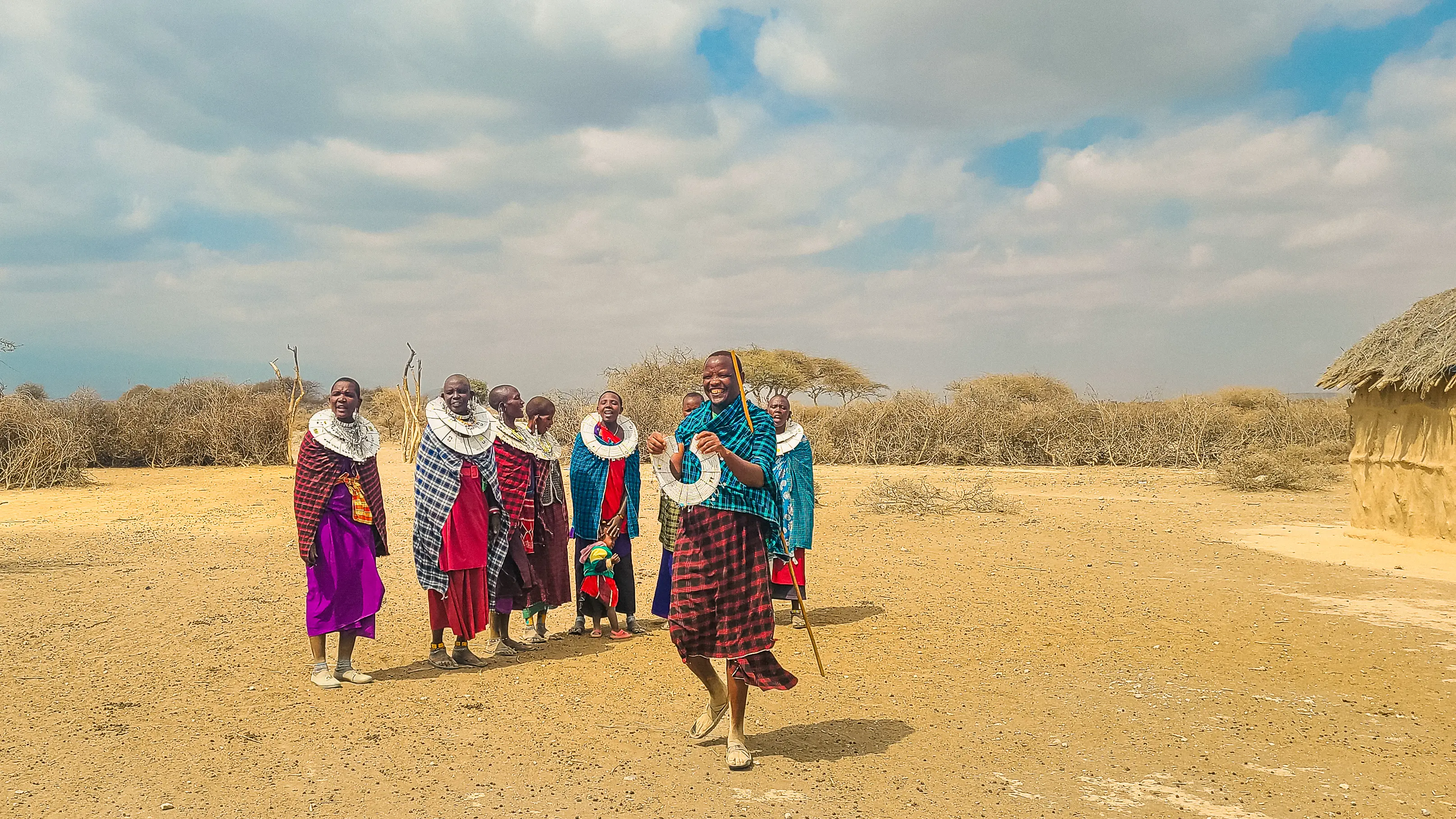 Rencontre masaï à Natron dans les grands espaces du nord tanzanien