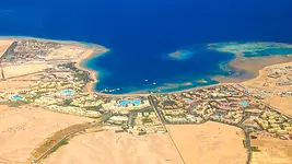 Vue aérienne d’Hurghada au bord de la mer Rouge en Égypte
