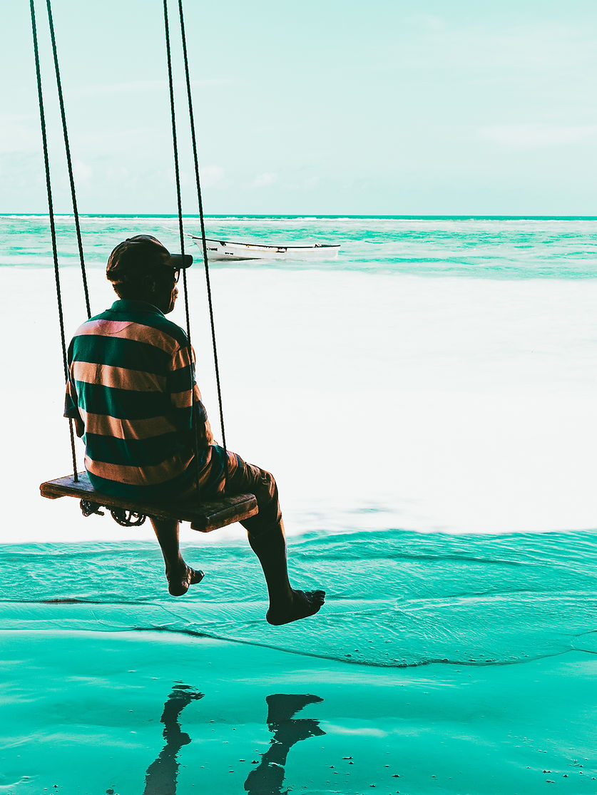 Moment détente sur la plage paradisiaque de Mtende à Zanzibar – voyage authentique Wagabon.
