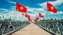 Pont Hien Luong sur le 17e parallèle dans l’ancienne zone démilitarisée du Vietnam
