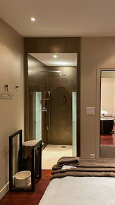 Douche cabine du spa Nuxe