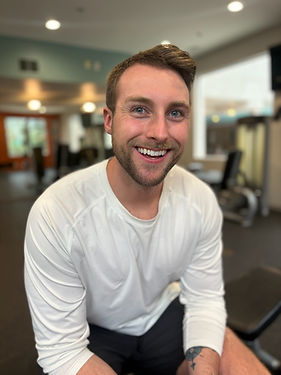 Dr. Dylan Lange founder of Lange Sports Medicine and Physical Therapy treating athlete in Studio City CA