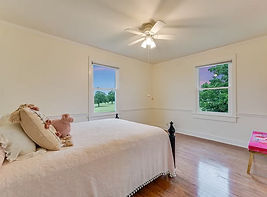 Guest Bed 2 Before.jpg