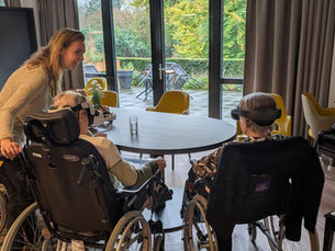 Virtual Reality in de ouderenzorg: wat VR doet met ouderen en hun welzijn