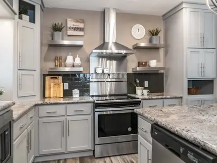 Redman Homes 2020 Louisville Show Model Kitchen. Custom Built Mobile and Modular Homes from Manufacturers like Redman Homes, Clayton Homes and Champion Homes. Custom built for Turnkey Communities properties. 