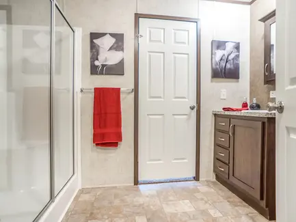 Redman Homes Bathrooms. Custom Built Mobile and Modular Homes from Manufacturers like Redman Homes, Clayton Homes and Champion Homes. Custom built for Turnkey Communities properties. 