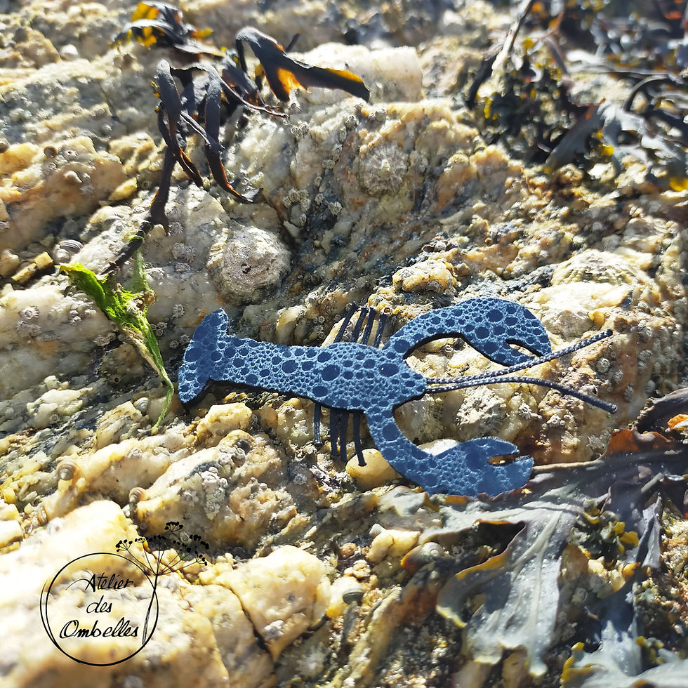 Miniature : Broche homard en cuir recyclé faite par l'Atelier des Ombelles
