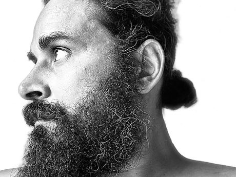 बिना कविता का कवि