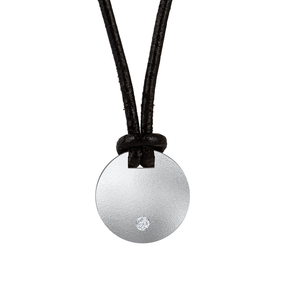 תמונה ממוזערת: תליון Sphere of Love מכסף טהור עם יהלום עגול על שרוך שחור