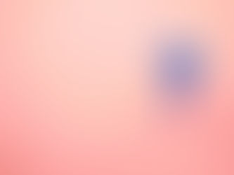 Un point d'interrogation bleu sur un fond rose