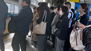 Japanse mensen bij de metro