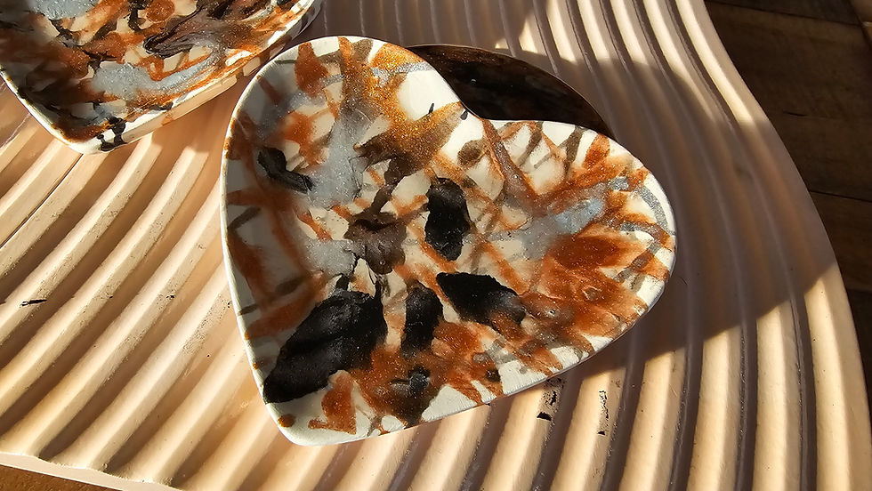 Thumbnail: Handmade Resin Hearts (x4)