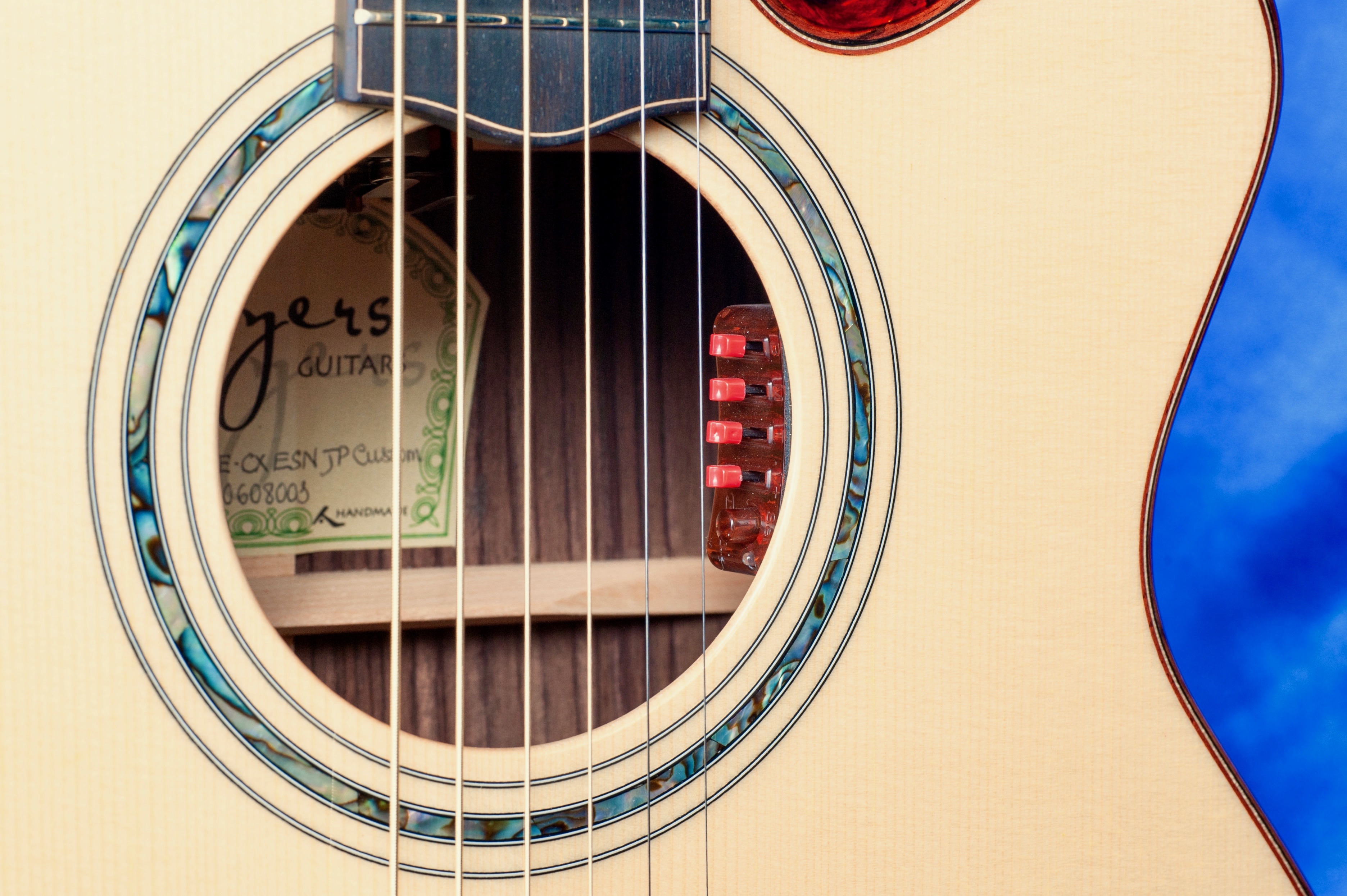 soundhole09