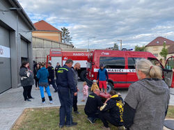 Prohlídka lavinového vybavení pro akci pořádanou dobrovolnými hasiči v Lodíně