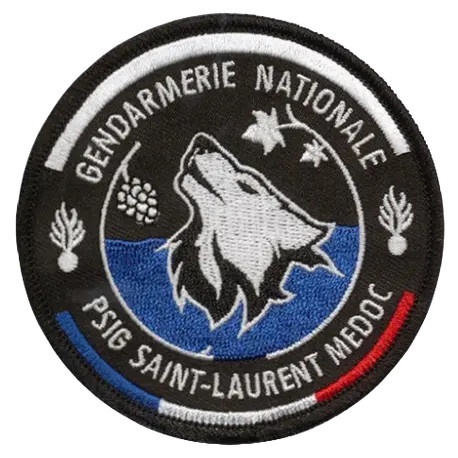 Écusson brodé du PSIG Saint-Laurent-Médoc avec loup hurlant, grappe de raisin et grenades de la Gendarmerie