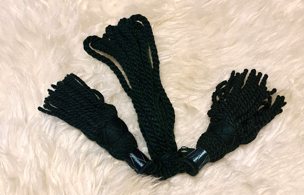 Miniaturbild: Cords aus Seide oder Wolle für die Dronen / silk or wool drone cords
