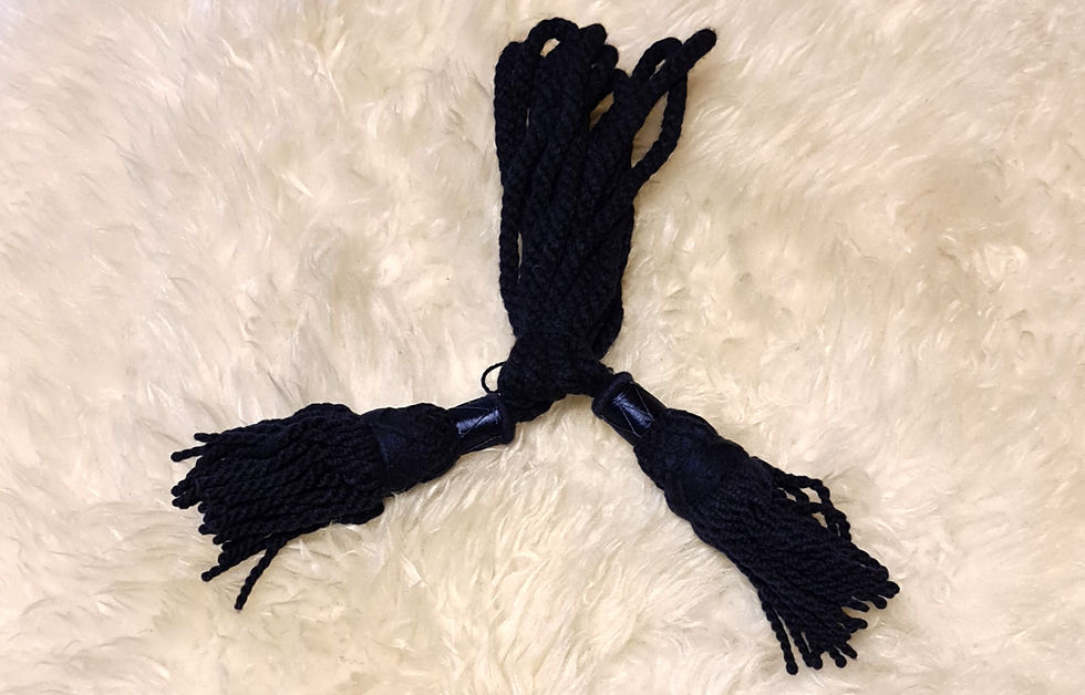 Miniaturbild: Cords aus Seide oder Wolle für die Dronen / silk or wool drone cords