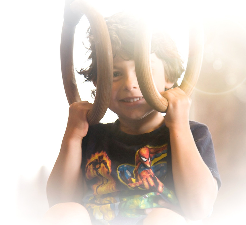 strong kid on rings