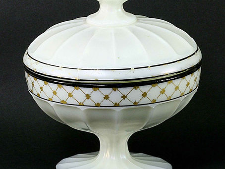 Show and Tell: White, Crystal, Pearl & Persian Pearl Stretch Glass was our Stretch-Out Discussion topic on Thursday, January 11, 2024