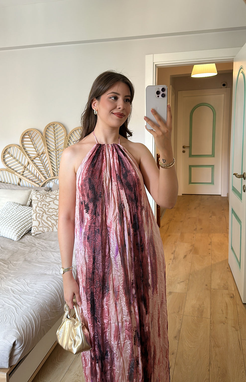 Küçük resim: Pembe Batik Desen Halter Yaka Elbise