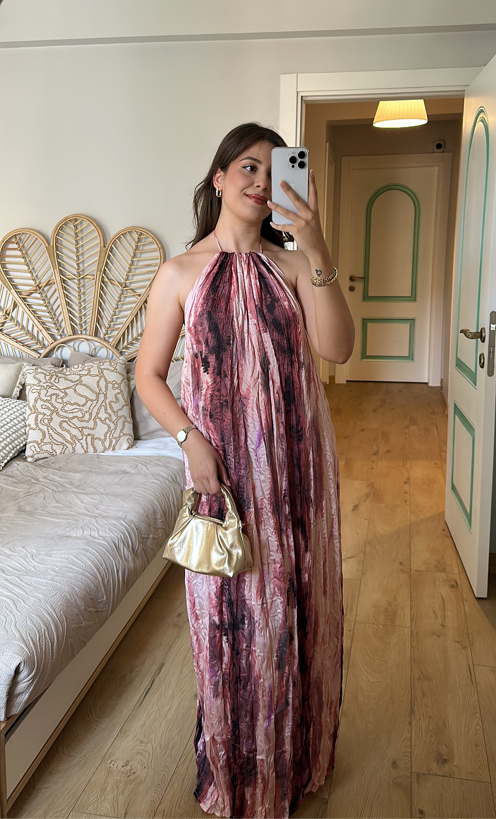 Küçük resim: Pembe Batik Desen Halter Yaka Elbise