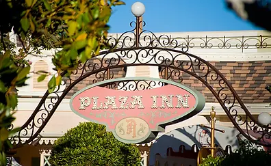 plaza-inn-00.webp