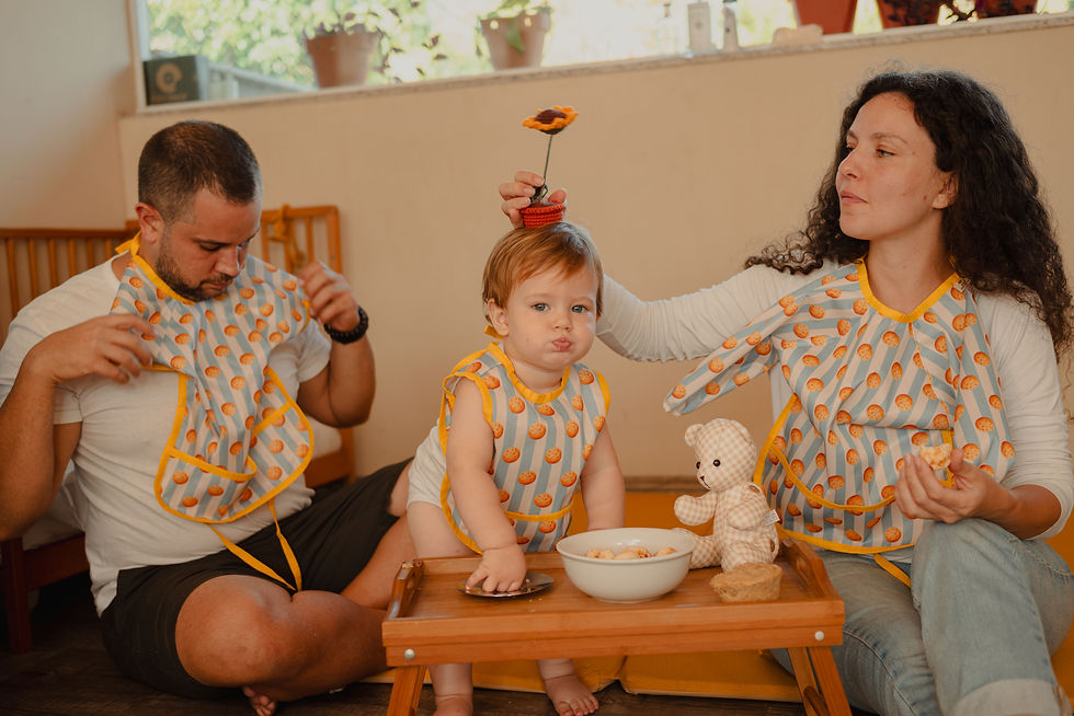 Linha de babadores infantis Karla Schwarz com a Jota Pororoca