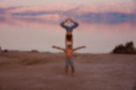 Orin Yanai handstand on shoulders dead s