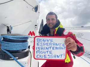 Trois caps sur trois pour l'Ultim MACSF autour du monde à l'envers