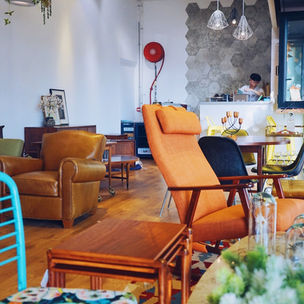 Artworks showcase/for sale in a vintage furniture store