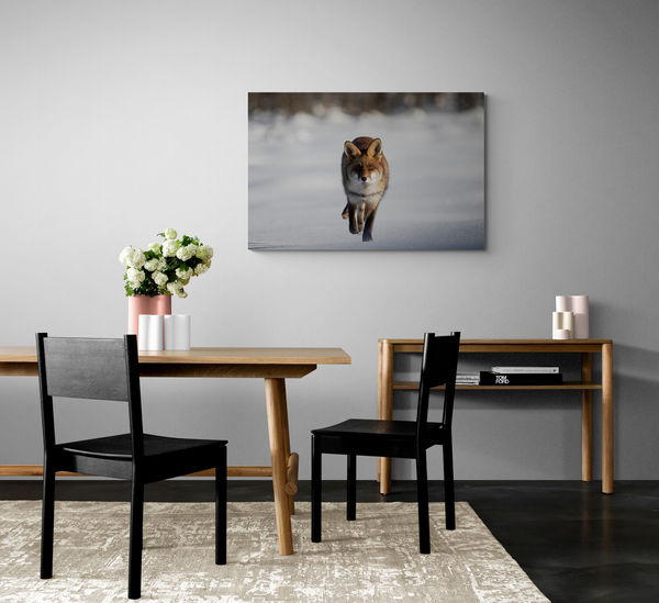 Dining_area_with_wooden_furniture.jpg