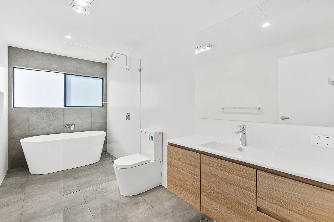 147 Gipps Rd - Bathroom