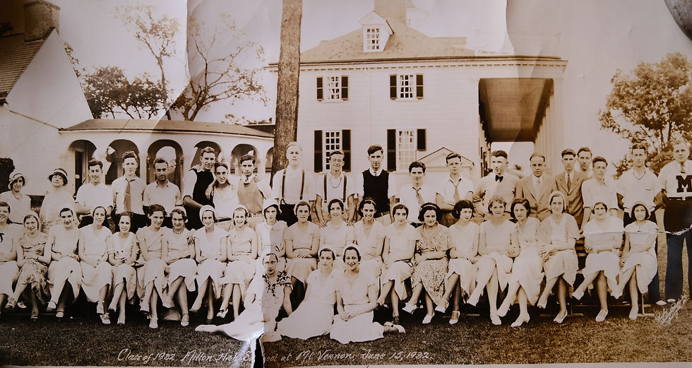 Senior picture. Florence is second row last one on the right.