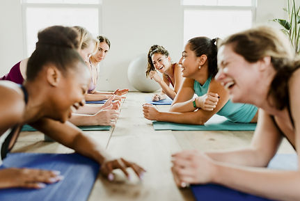 Frauen-Training-in-der-Grupe.jpeg