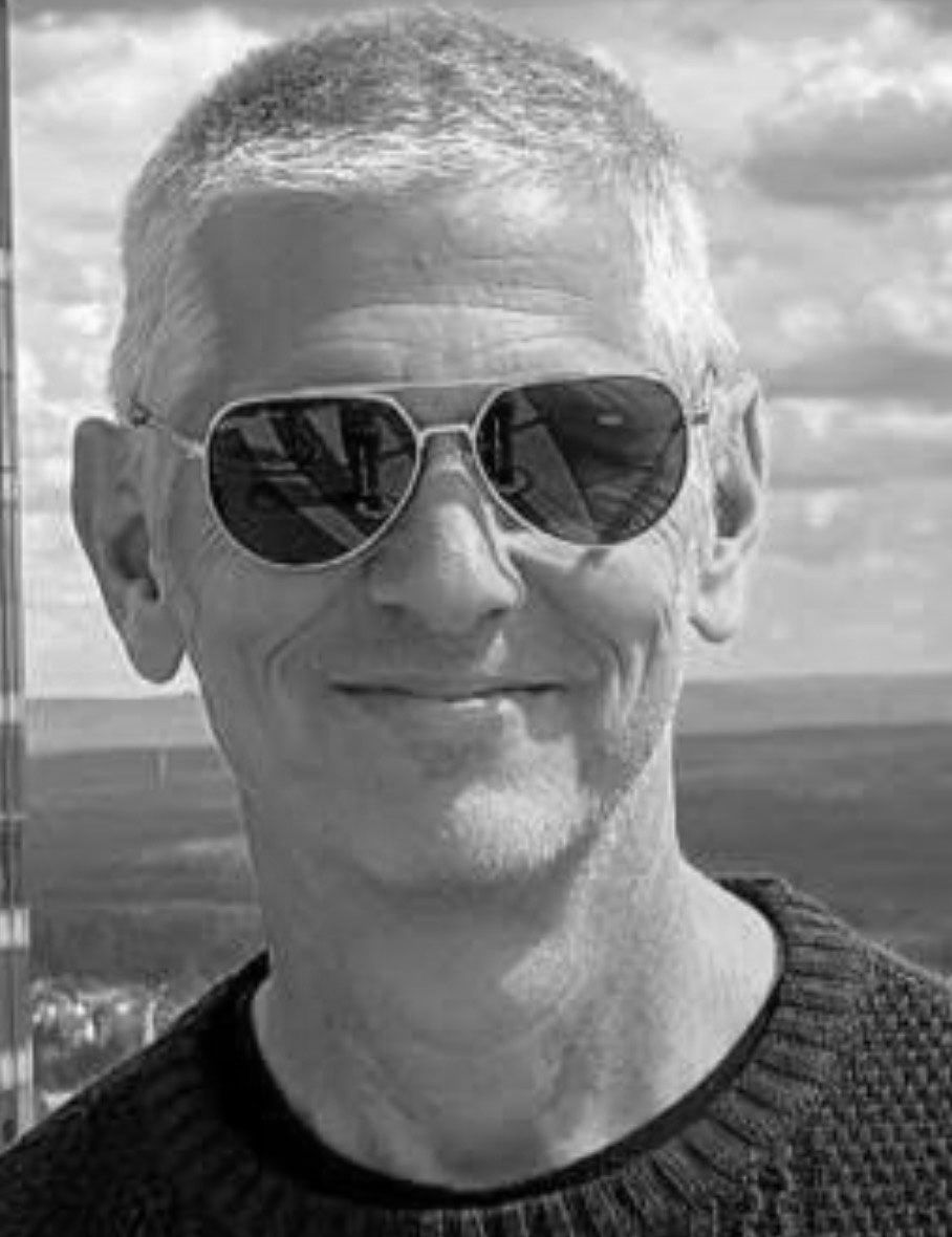 bobby headshot -bw.jpg